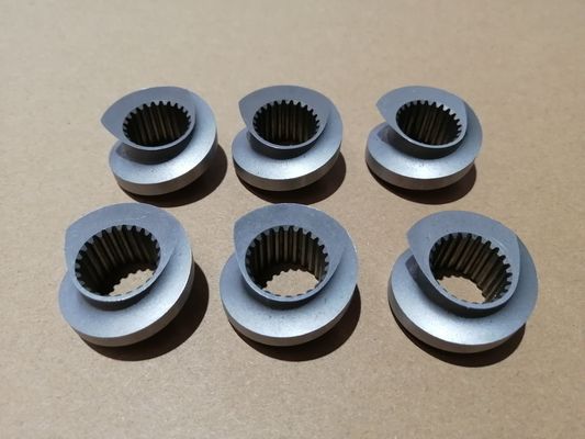 वैक्यूम बुझाने वाले ट्विन-स्क्रू एक्सट्रूज़न घटक अधिकतम कठोरता HRC58-62 प्रदर्शन के साथ